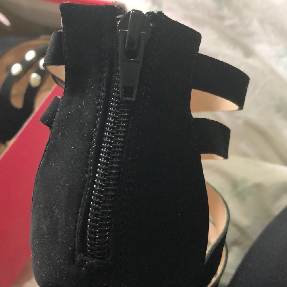Heels - Picture 7 of 7